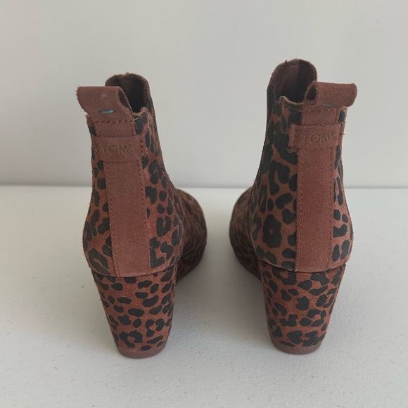 Women’s TOMS 6.5 Kelsey Leopard Wedge Boots - Picture 4 of 7